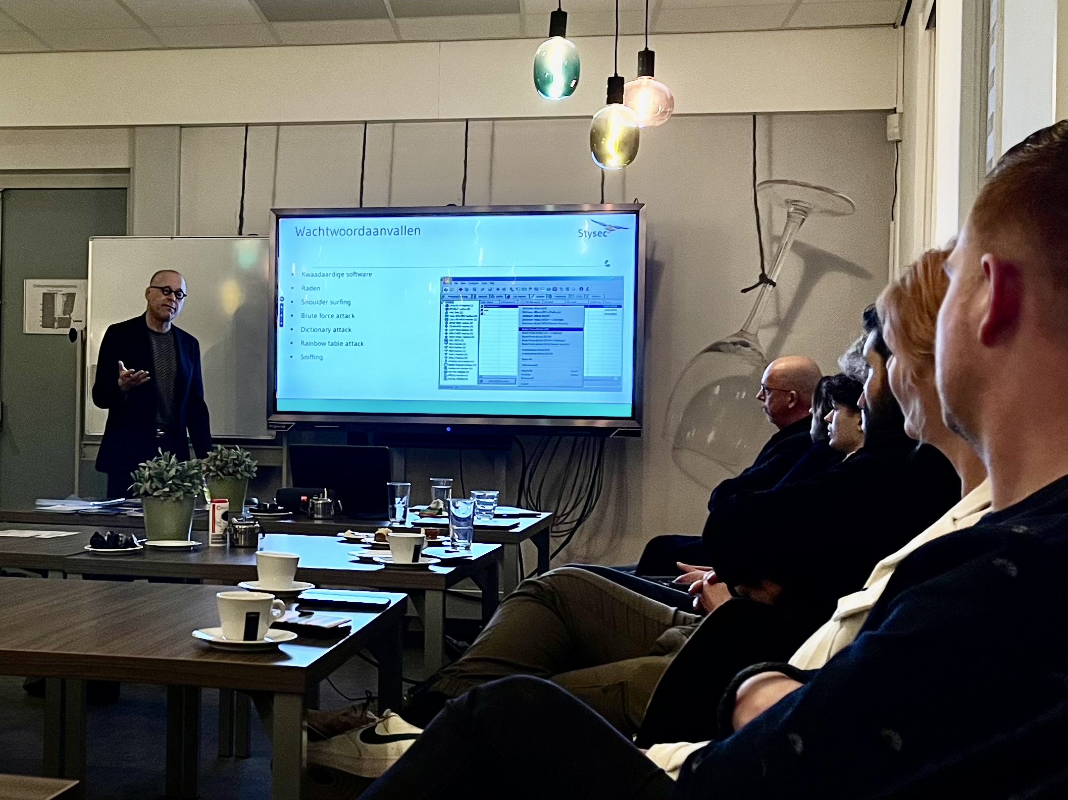 Featured image for “Geslaagde bijeenkomst over cybersecurity”